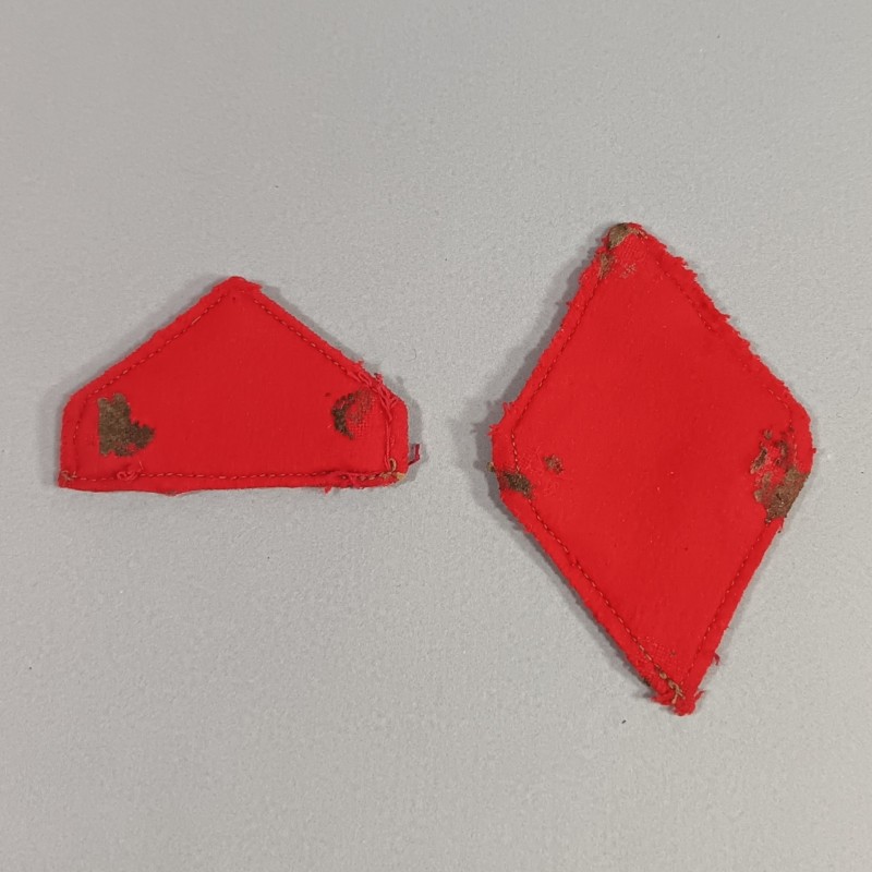 INSIGNES TISSU LOSANGE ET GRADE MODELE 1945 D'UN MUSICIEN DU 35 ème RAP REGIMENT D'ARTILLERIE PARACHUTISTE